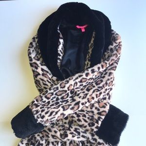 Never Worn Betsy Johnson Robe!